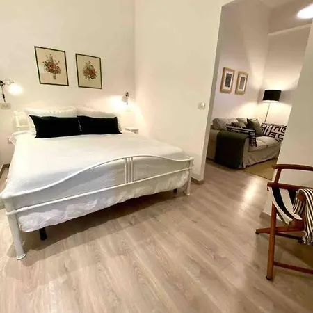 Vicino Al Mare- Il Giacinto *